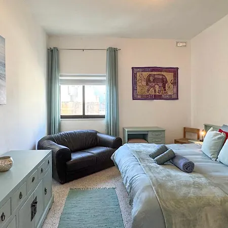 Spaciously Cosy 3bd In - Yacht Marina & Valletta Views Apartment