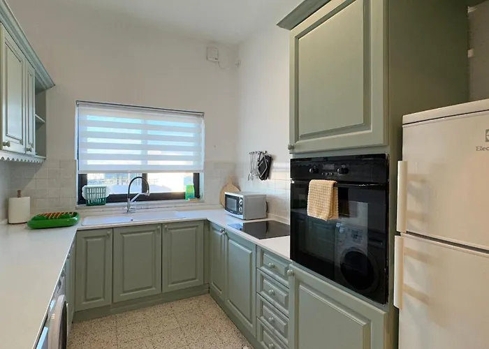 Apartment Spaciously Cosy 3bd In - Yacht Marina & Valletta Views *