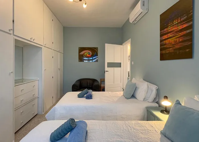 Apartment Spaciously Cosy 3bd In - Yacht Marina & Valletta Views